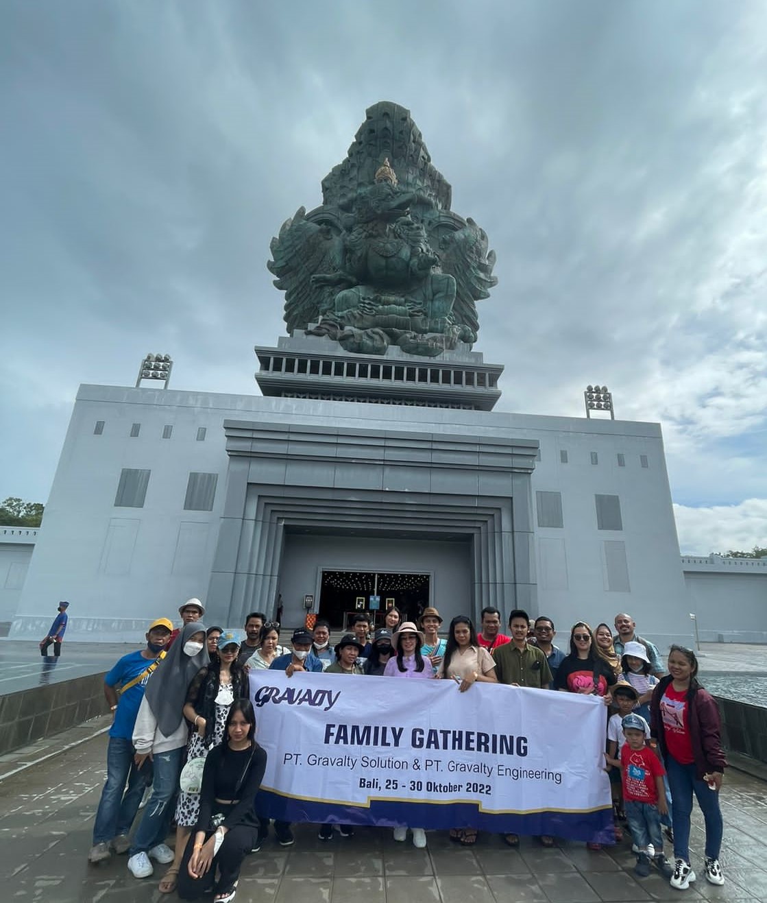 Family Gathering Gravalty Group